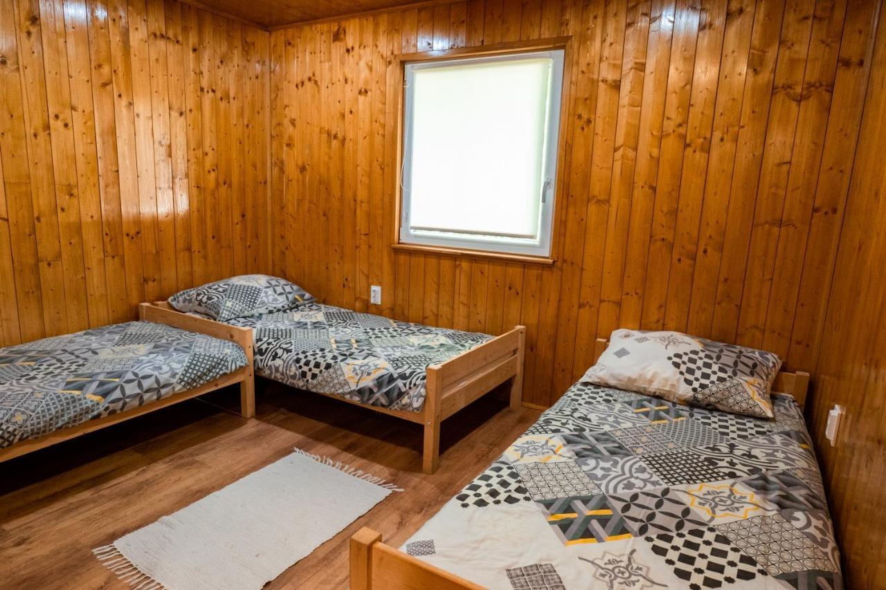Tennis Guesthouse Ordacsehi Экстерьер фото