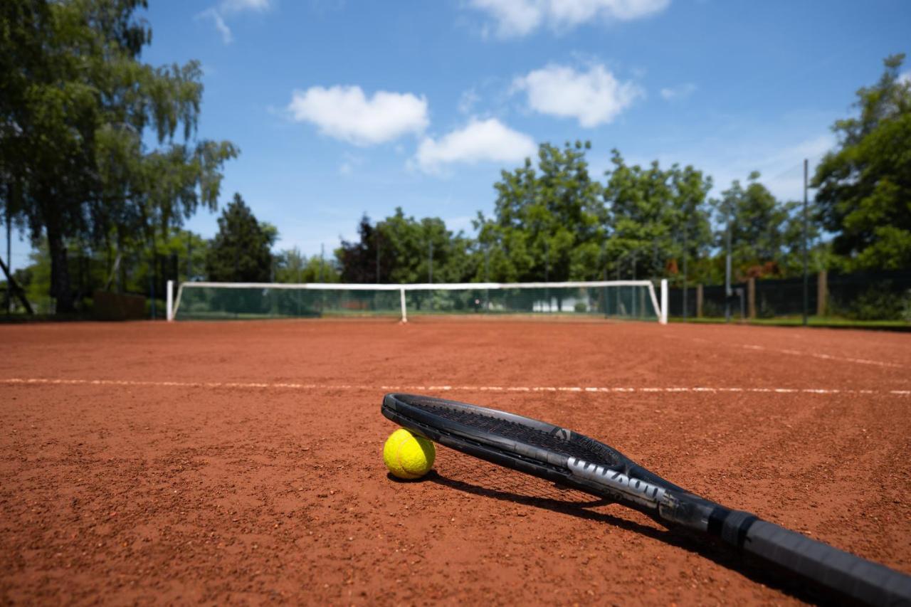 Tennis Guesthouse Ordacsehi Экстерьер фото